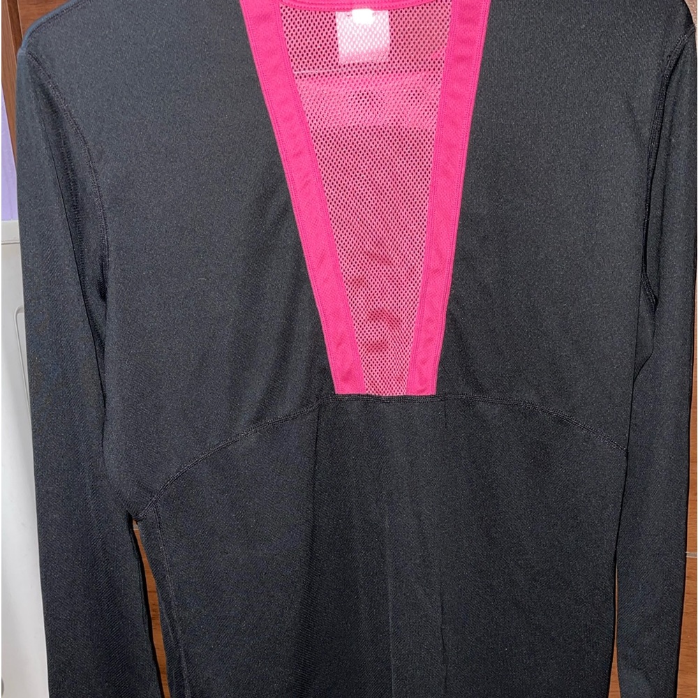 Nike long sleeve shirt - Picture 3 of 3